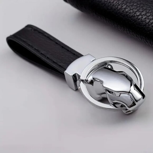 Men’s Sporty Leopard Head Luxury Keychain Vegan Leather Strap with Metal Ring - Picture 2 of 7